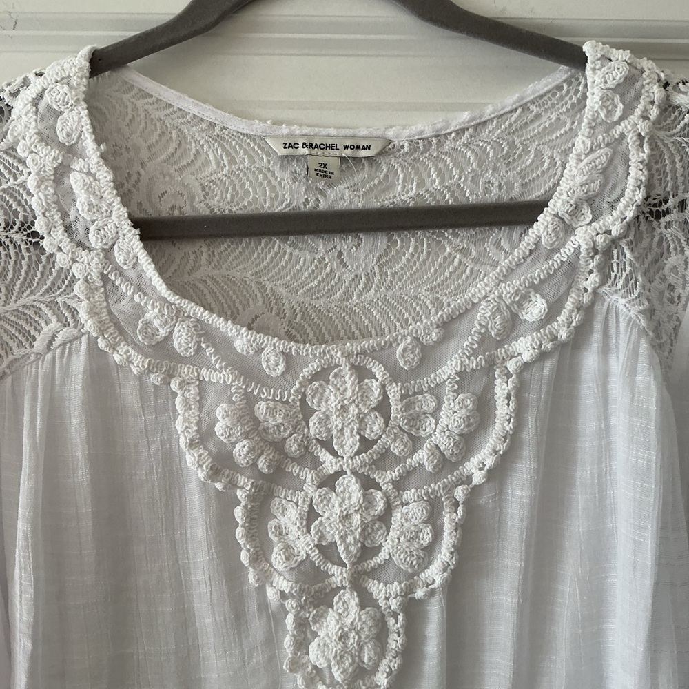 Zac & Rachel Woman Elegant White Lace/Crochet Top 2X NWOT - Picture 2 of 4